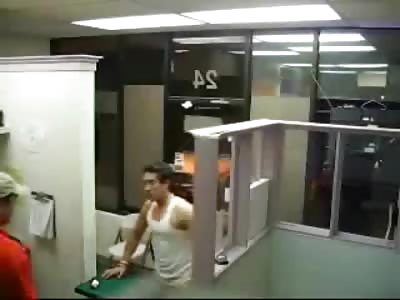 LOLO - Crazy Guy Steals Pizzas of the Counter
