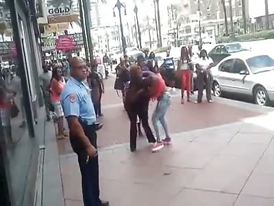 New Orleans Police Watch Two Guys & Two Girl Fight....One Dude Blasts Chick
