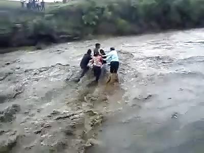 Flash Flood On Waterfall Causes the Death of a Group Of People