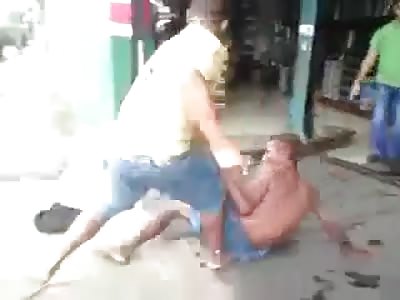 *BRAZIL* LOL! Screaming Thief kid beaten up by store owner using a...MACHETE? WTF 