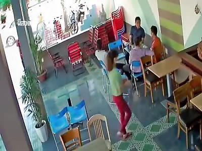 MAN ATTACKED WITH PUNCHES AND CHAIRS IN A BAR