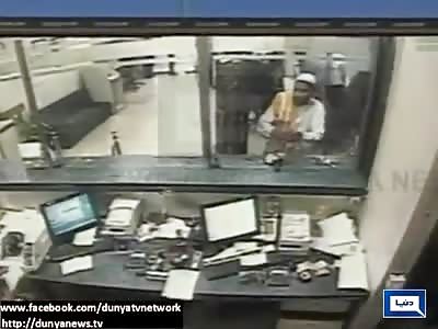 Robbery in pakistan