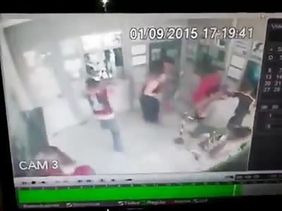 Thug gets shot in the face by his mate during robbery