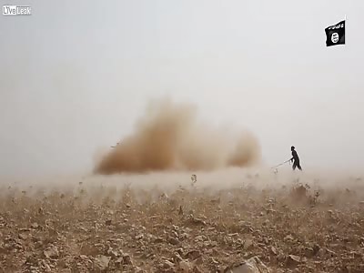  [Combat edit] ISIS fighters attacking SAA positions with artillery & IED in al-Shind?kh?yy?t area, Hamah governorate (October, 2015) 