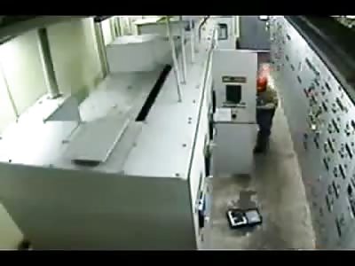 Worker Become Human Fireball After Getting Electrocuted 